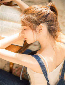 《小男人遇到大女人全集-男生伸进女人下面的视频》